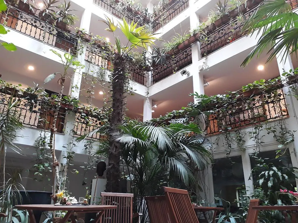 ***  Solitaire Hotel Berlin Germany